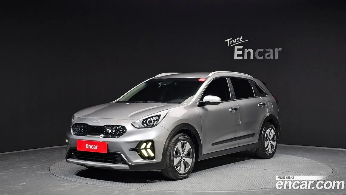Kia Niro — фото 1