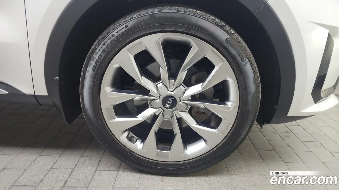 Kia Sorento — фото 8