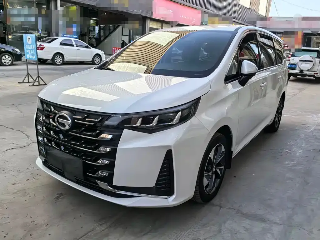 GAC Motor Trumpchi M6 — фото 1
