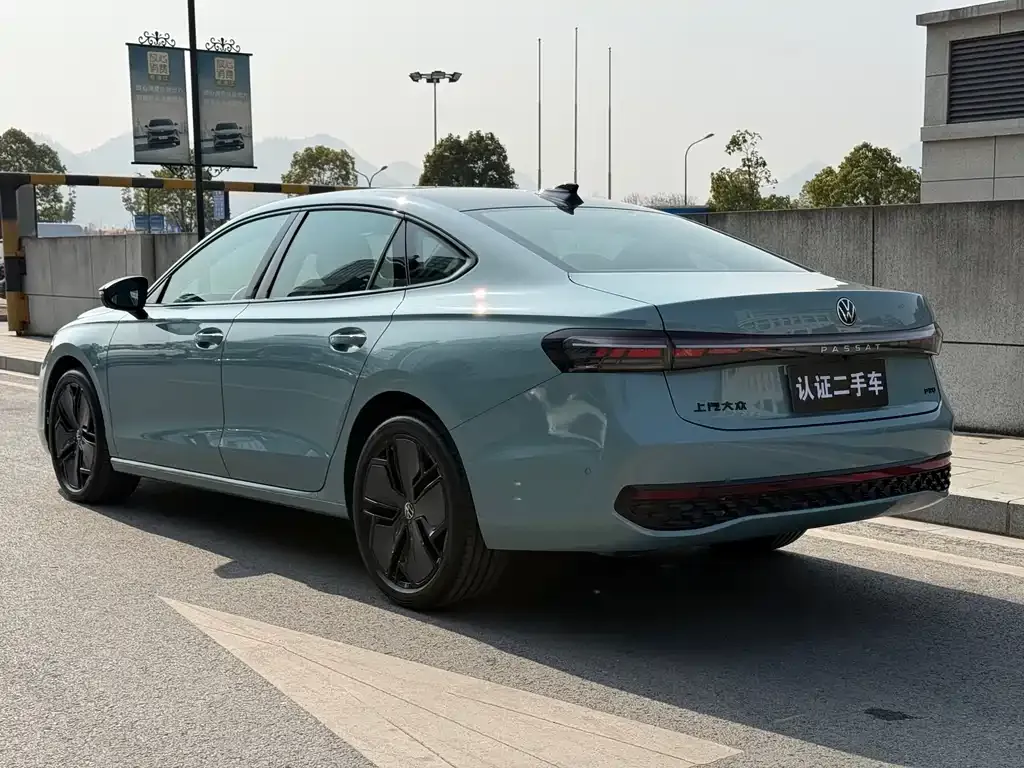 Volkswagen Passat — фото 7