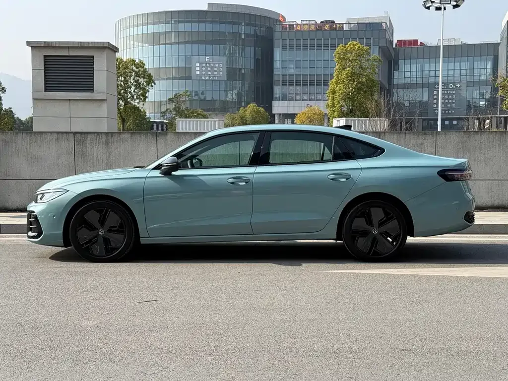 Volkswagen Passat — фото 9