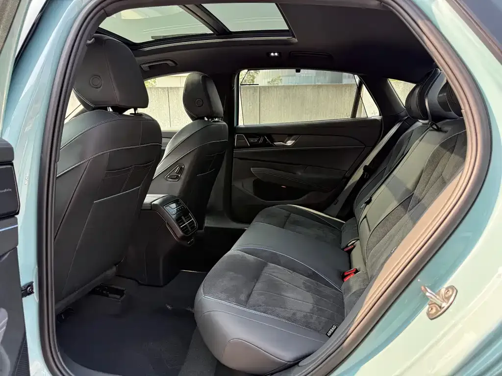 Volkswagen Passat — фото 3