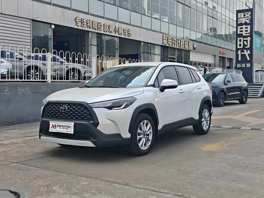 Toyota Corolla Cross — фото 1