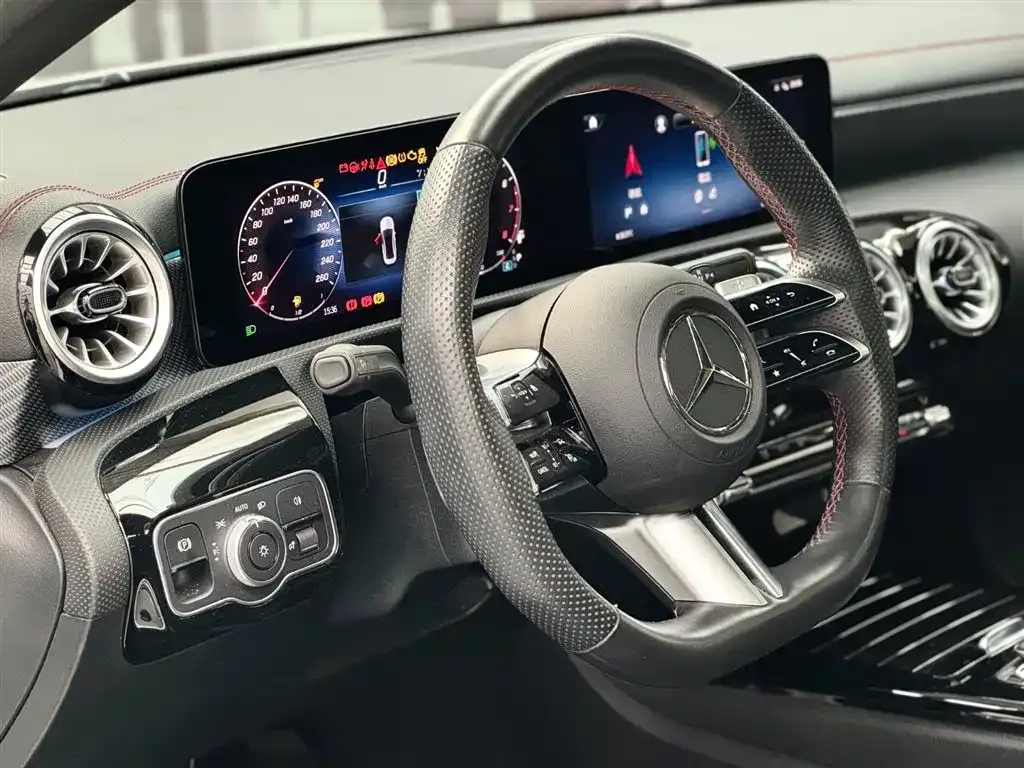 Mercedes-Benz A-Class — фото 6