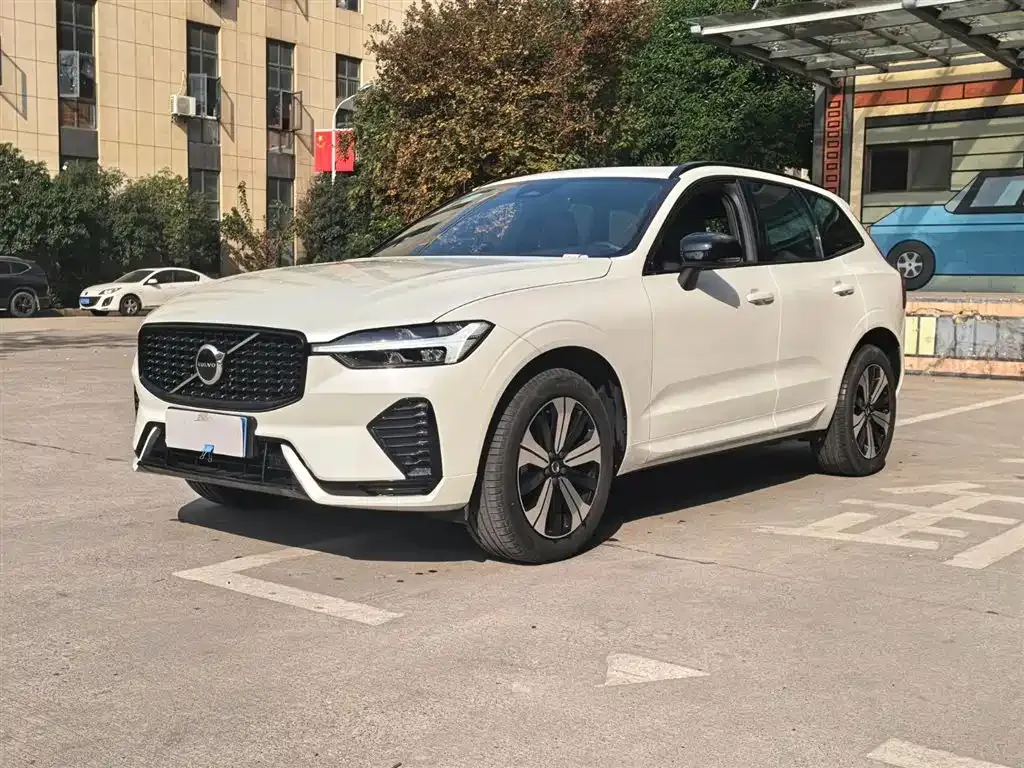 Volvo XC60 — фото 3