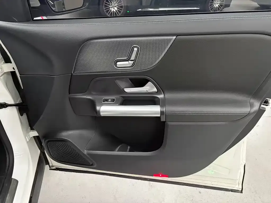 Mercedes-Benz EQA — фото 10