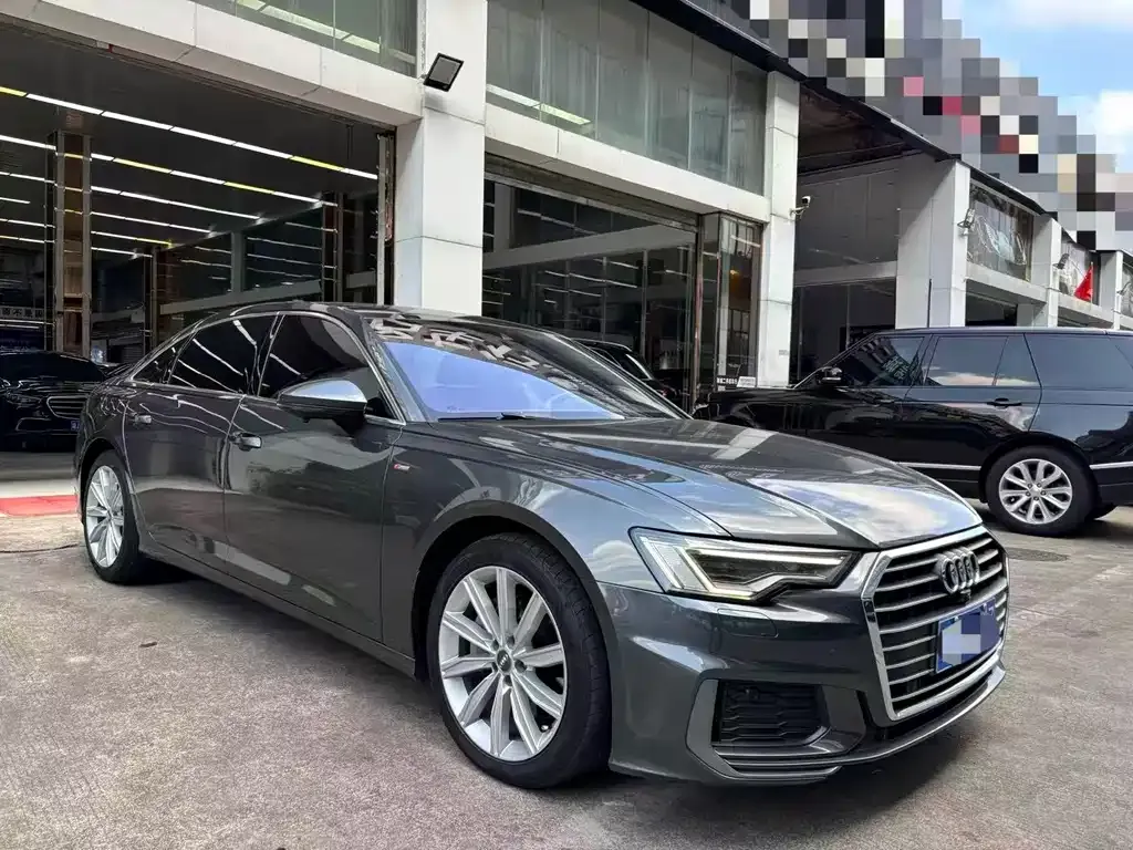 Audi A6L — фото 1