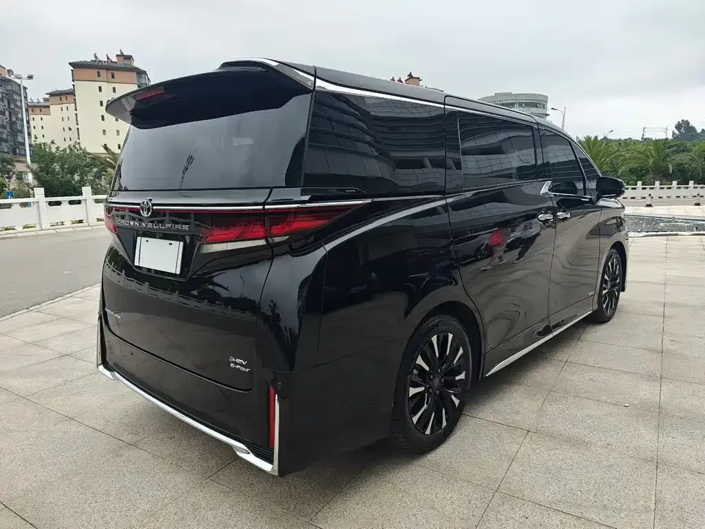 Toyota Vellfire — фото 5