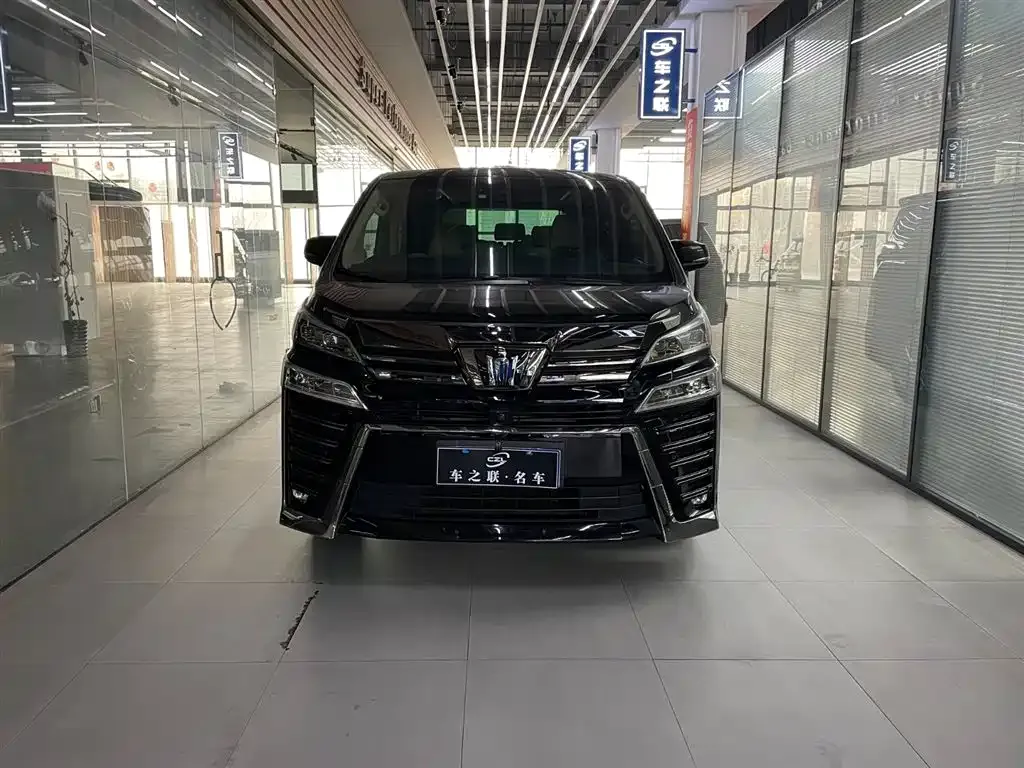 Toyota Vellfire — фото 3