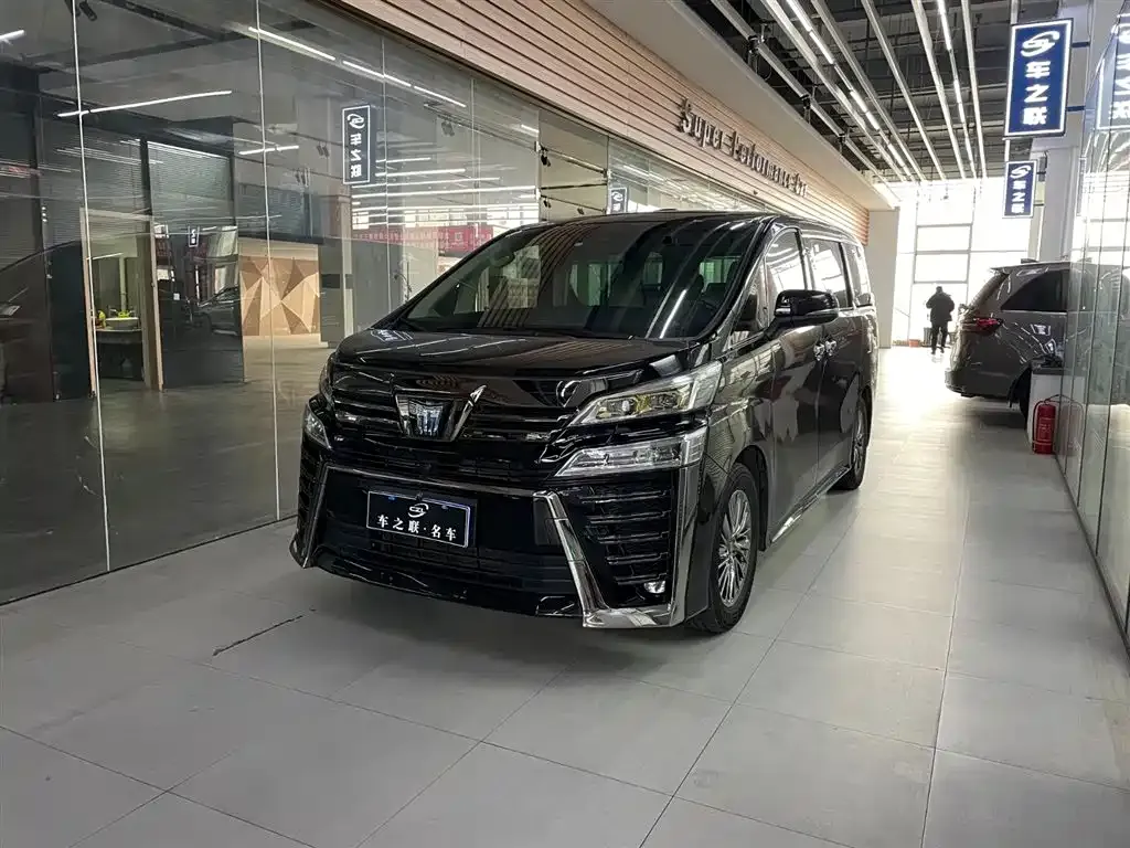 Toyota Vellfire — фото 8