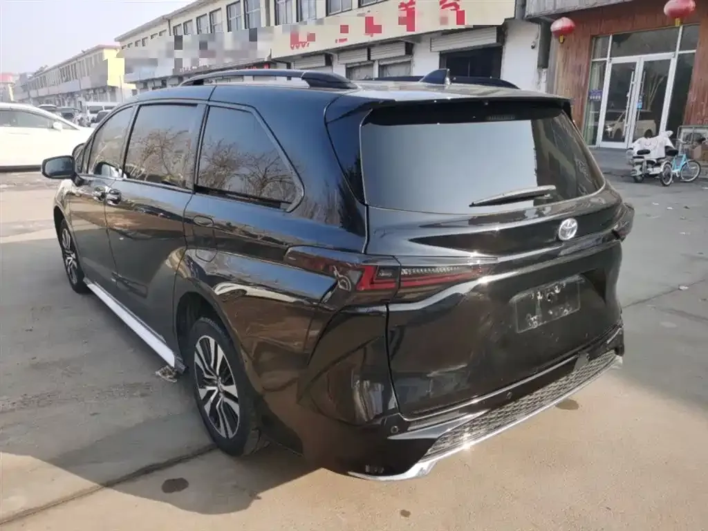 Toyota Granvia — фото 5