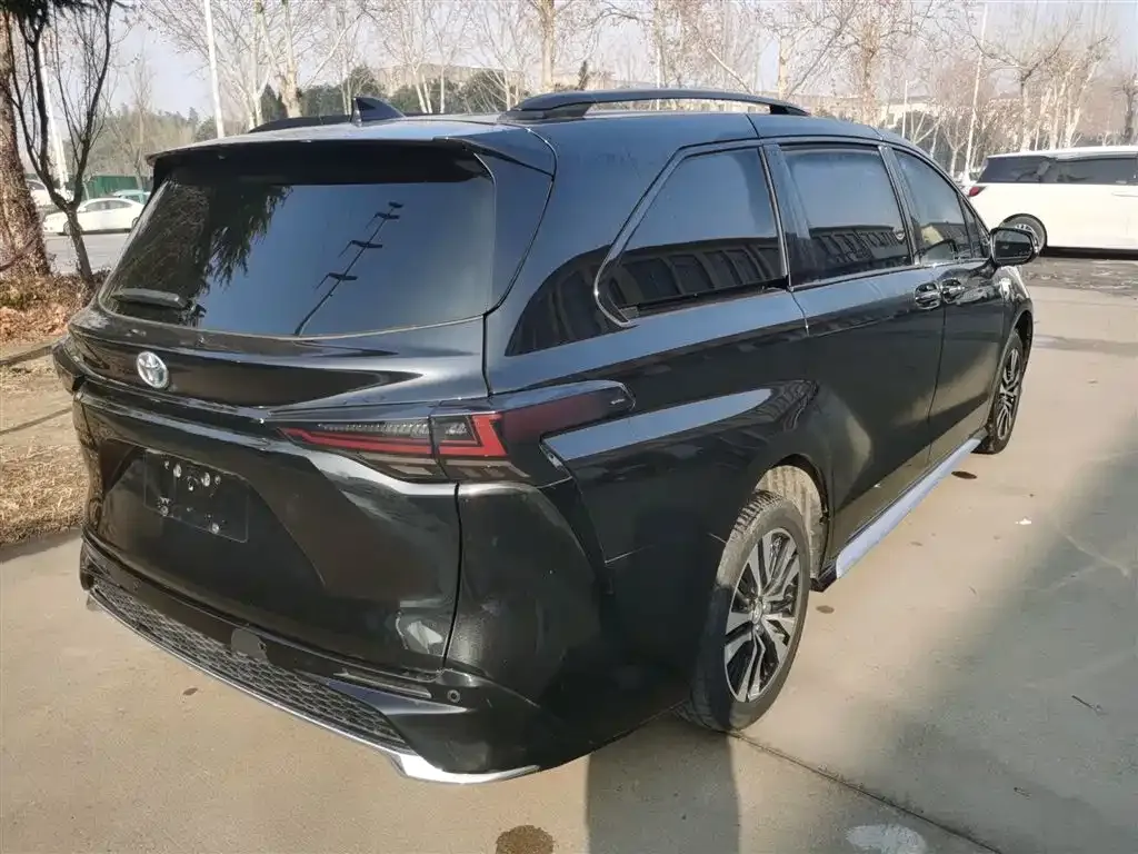 Toyota Granvia — фото 10