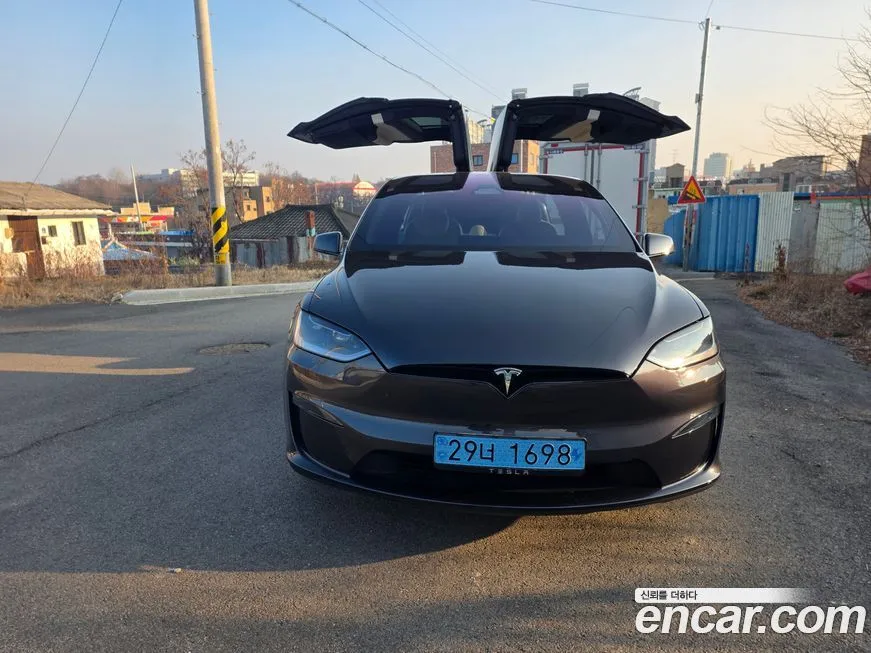 Tesla Model X — фото 8