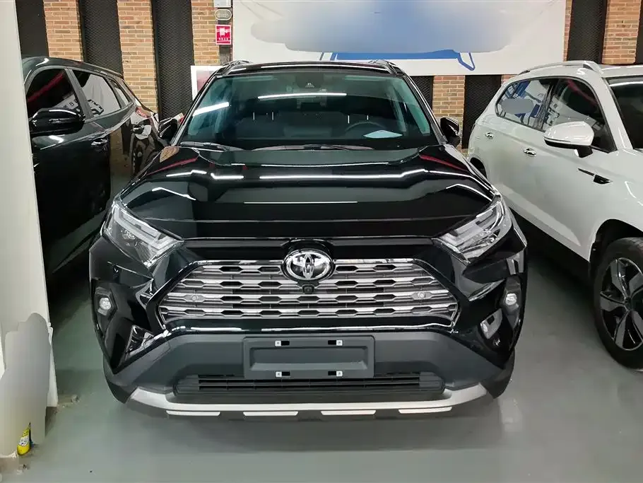 Toyota RAV4 — фото 4