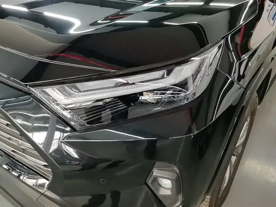 Toyota RAV4 — фото 9