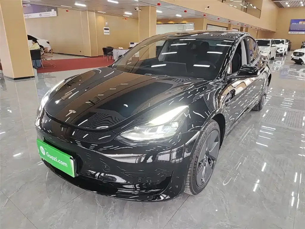 Tesla Model 3 — фото 10