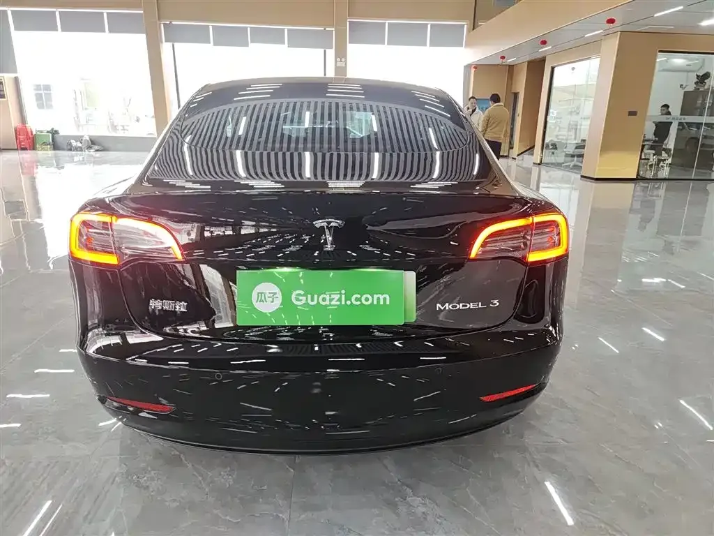 Tesla Model 3 — фото 6