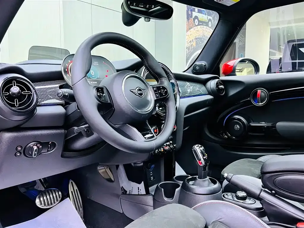 MINI JCW (John Cooper Works) — фото 2