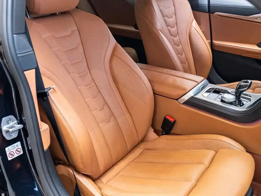 BMW 8 Series — фото 10