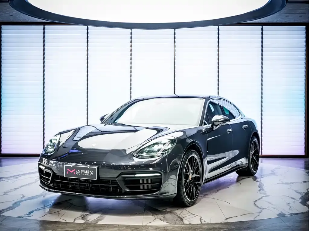 Porsche Panamera — фото 1