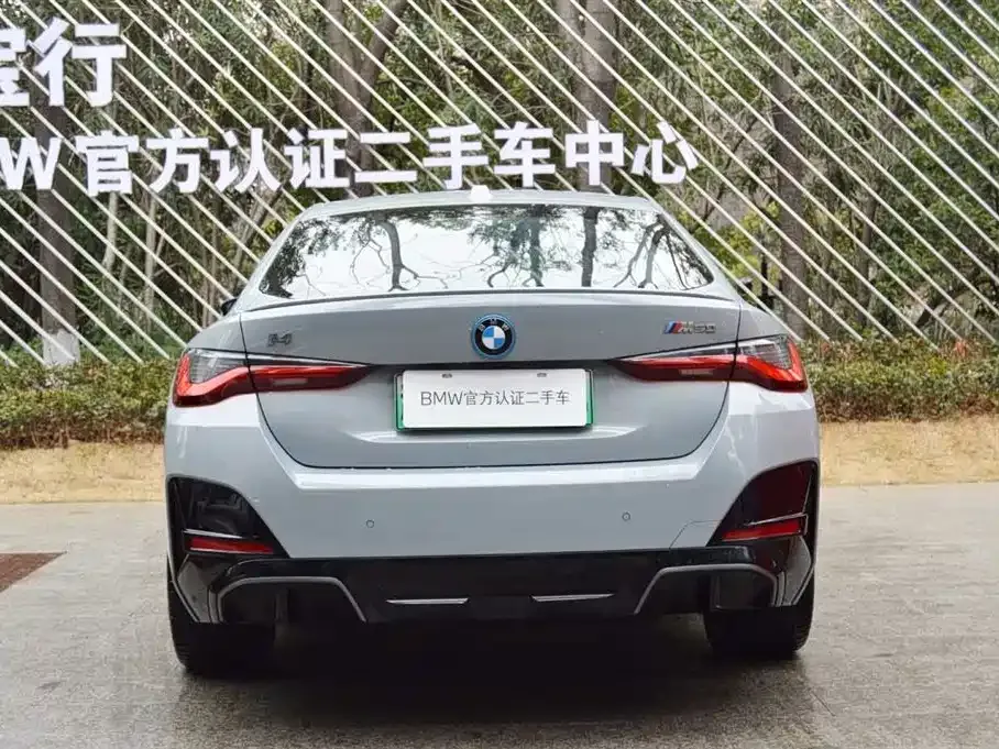 BMW i4 — фото 9