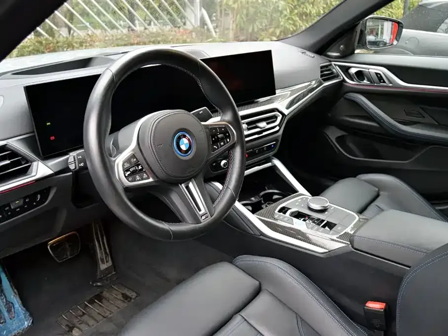 BMW i4 — фото 7
