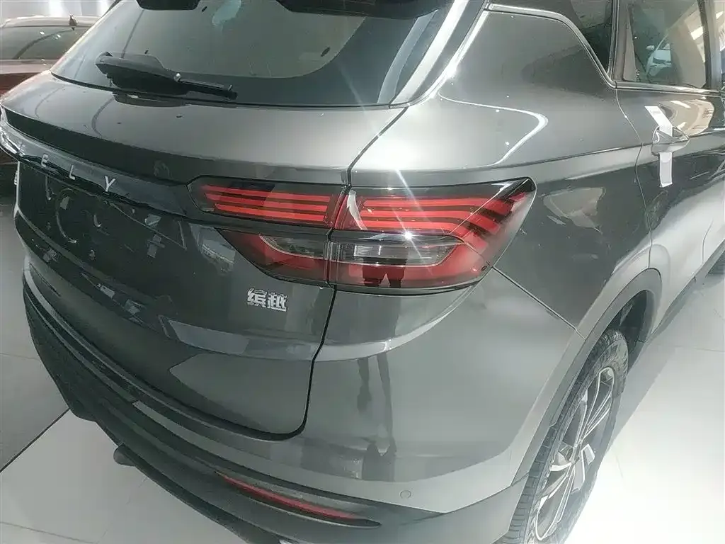 Geely Binyue — фото 10