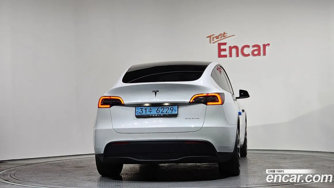 Tesla Model Y — фото 4