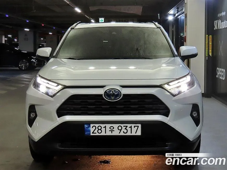 Toyota RAV4 — фото 8