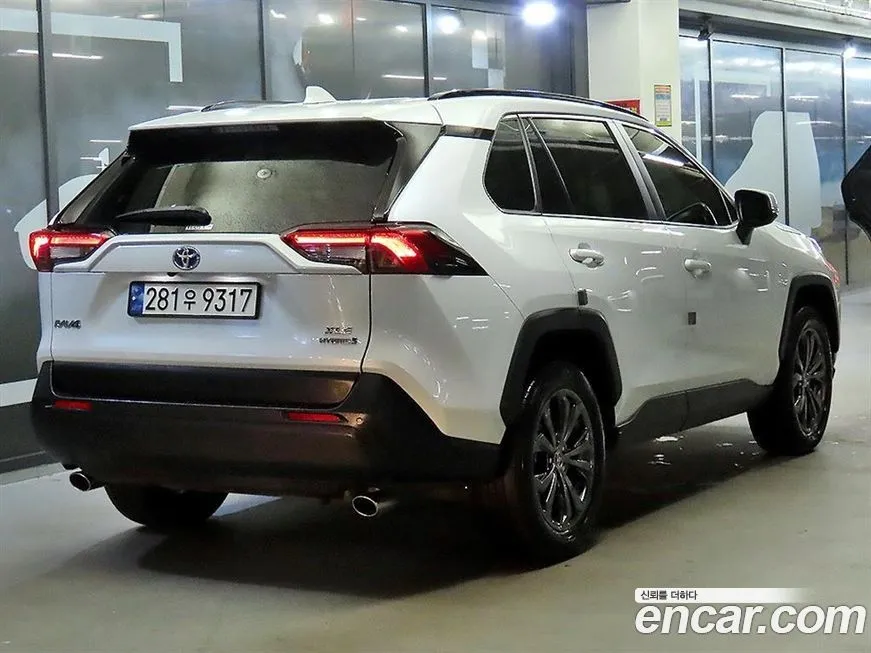 Toyota RAV4 — фото 2