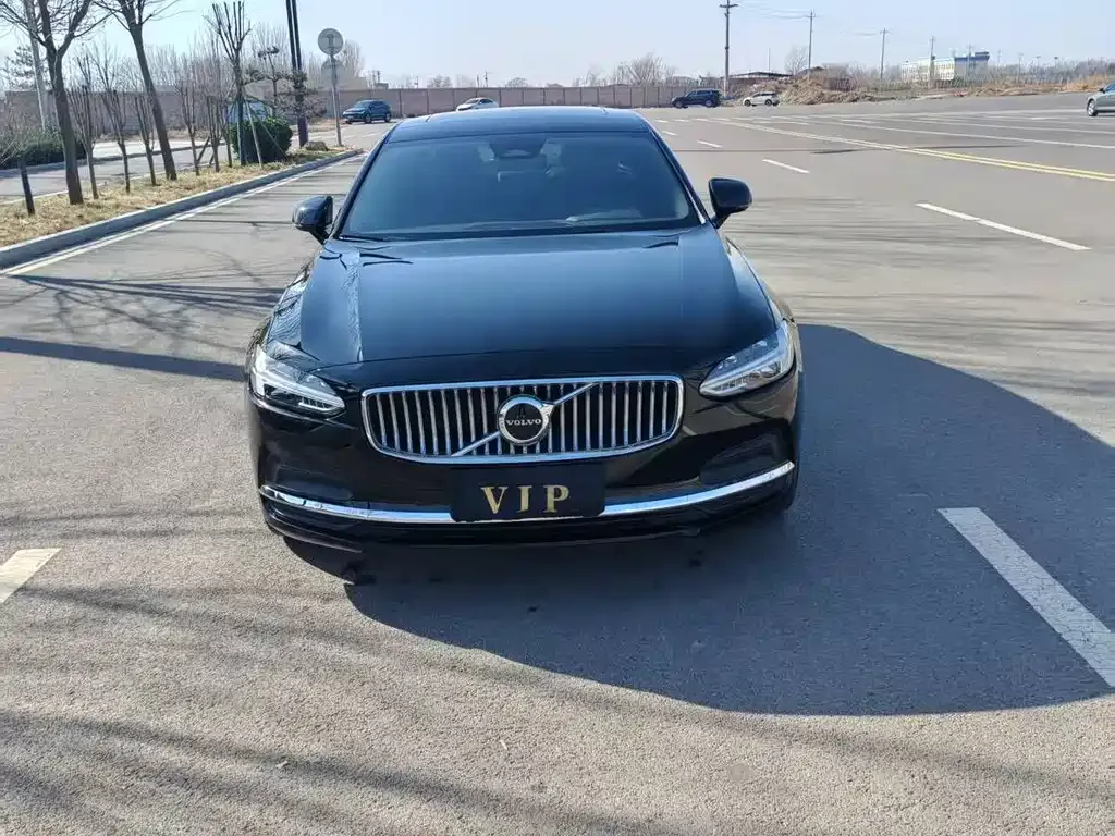 Volvo S90 — фото 1