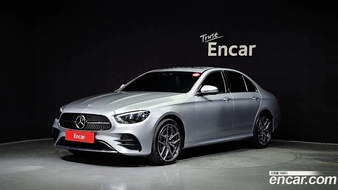 Mercedes-Benz E-Class — фото 1