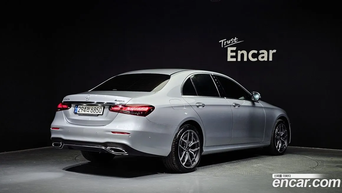 Mercedes-Benz E-Class — фото 4