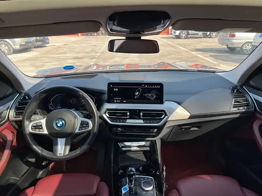 BMW iX3 — фото 2
