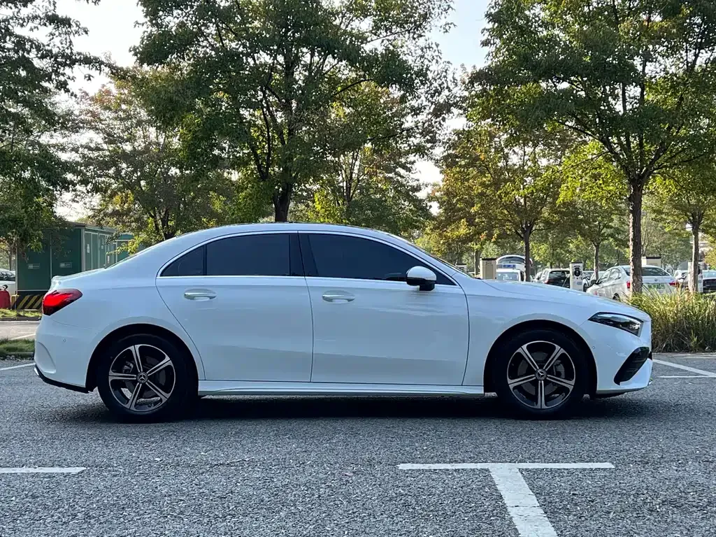 Mercedes-Benz A-Class — фото 10