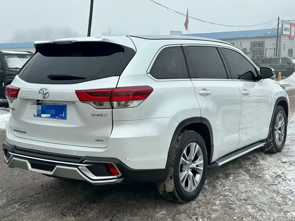 Toyota Highlander — фото 5
