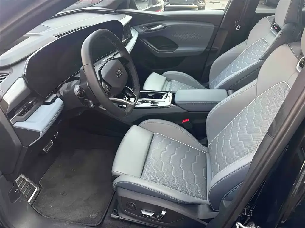Audi Q6L e-tron — фото 10
