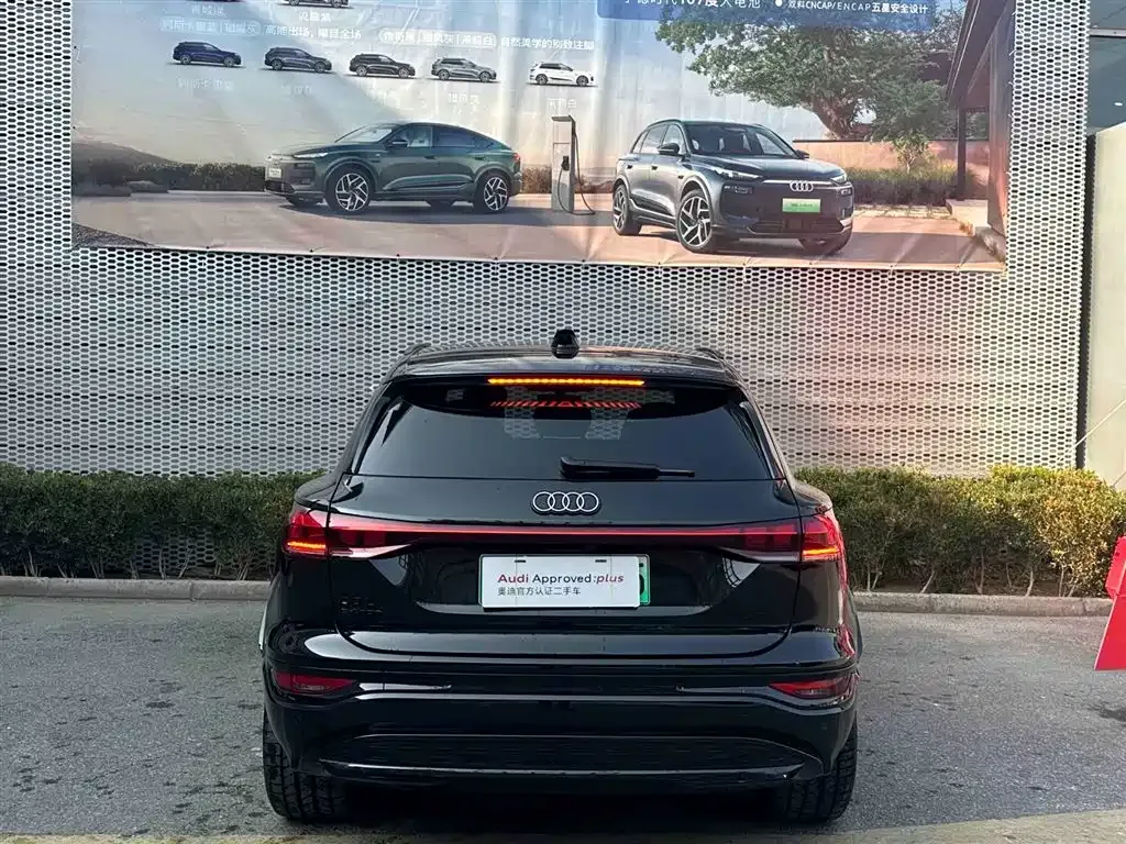 Audi Q6L e-tron — фото 9