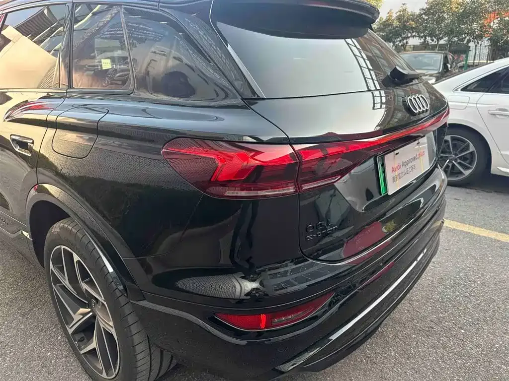 Audi Q6L e-tron — фото 7