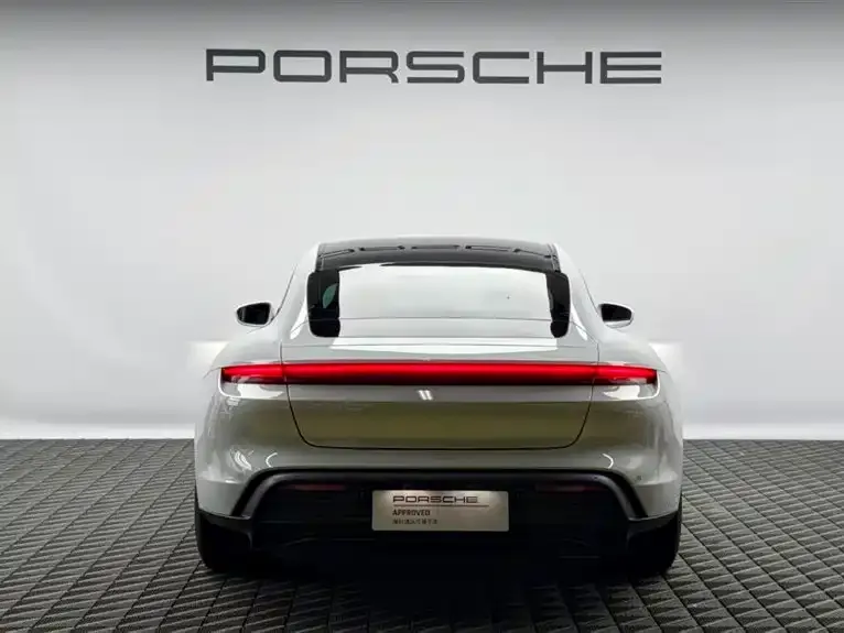 Porsche Taycan — фото 3