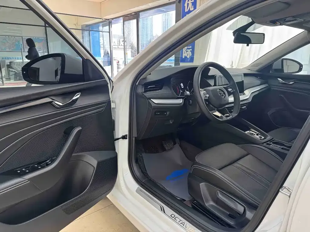 Skoda Octavia — фото 10