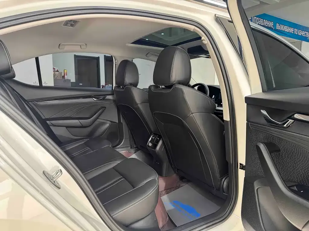 Skoda Octavia — фото 7
