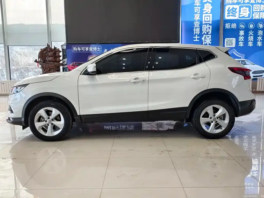 Nissan Qashqai — фото 4