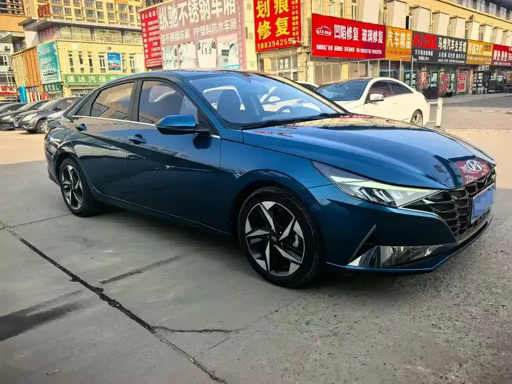 Hyundai Elantra — фото 5