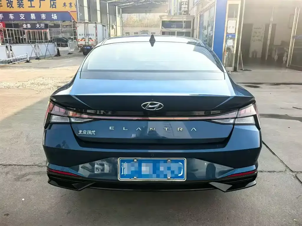 Hyundai Elantra — фото 6