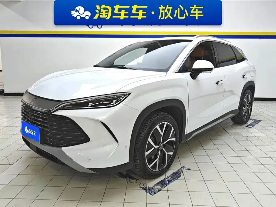 BYD L DM-i — фото 1