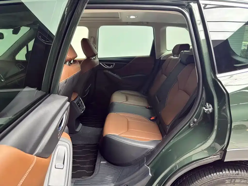 Subaru Forester — фото 10