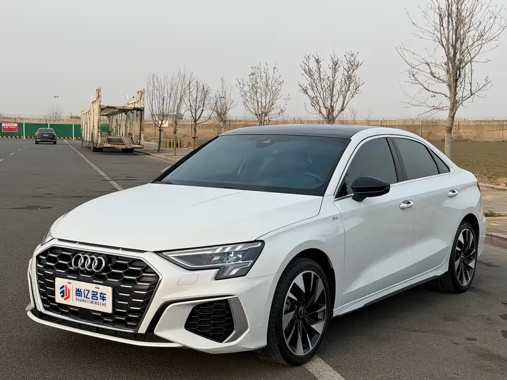 Audi A3 — фото 1