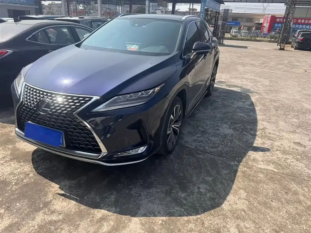Lexus RX — фото 1