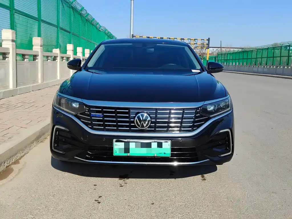 Volkswagen Passat New Energy — фото 10